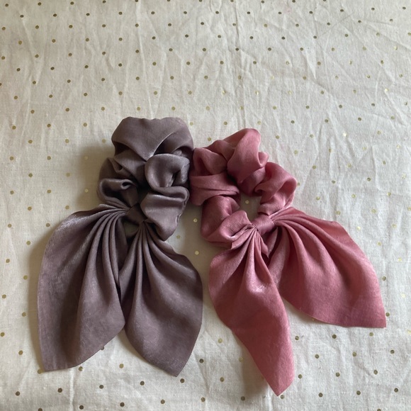 Free people 2pc ribbon scrunchie bundle - Picture 2 of 4